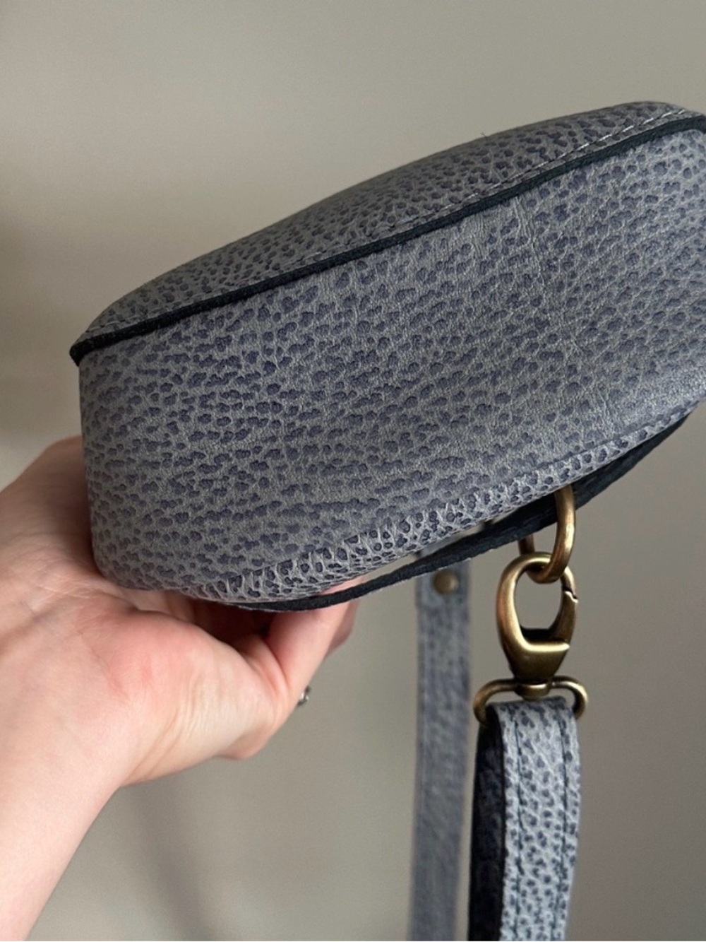 Portland Leather Goods Fog Sydney Sling - Picture 8 of 10